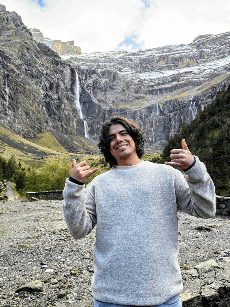 profile picture of me in a nature national park